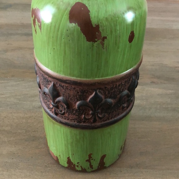 Fleur de lis green vase 13 inches - Picture 2 of 4